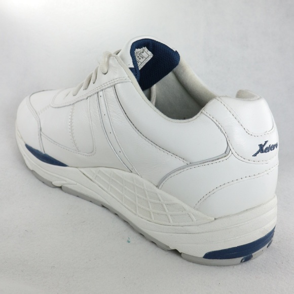 Xelero Davos Comfort Therapeutic Extra Depth Shoes - Picture 3 of 8